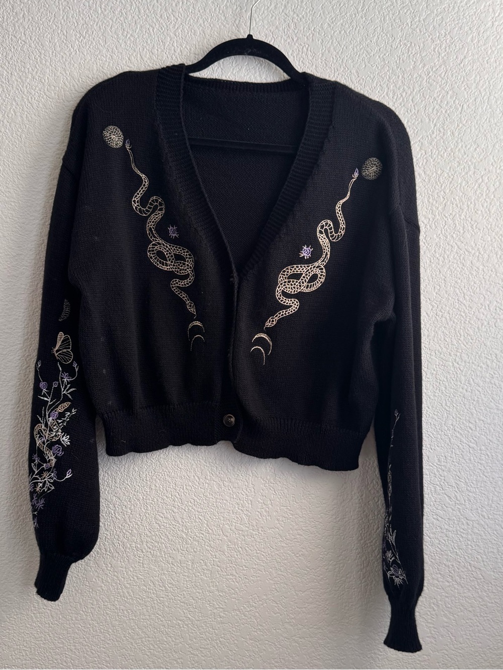 Plant Snake Embroidery Sweater, Casual Loose-Fit Short Knitted Crop Sweater - Picture 6 of 10